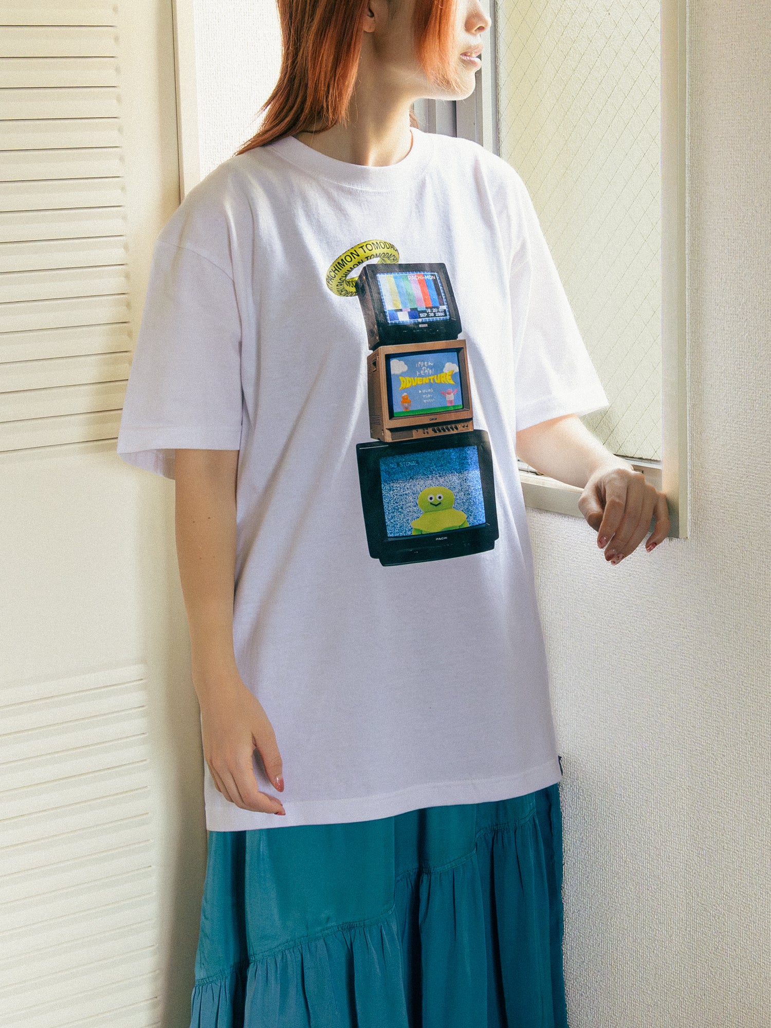 グラフィックTシャツ ホワイト / パチもんのトモダチ！ / The TOMODACHI！