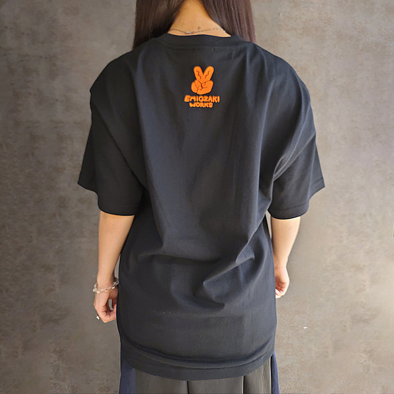 10/21 AM10:00(JST)-販売開始 グラフィックTシャツ ブラック / オザキエミ