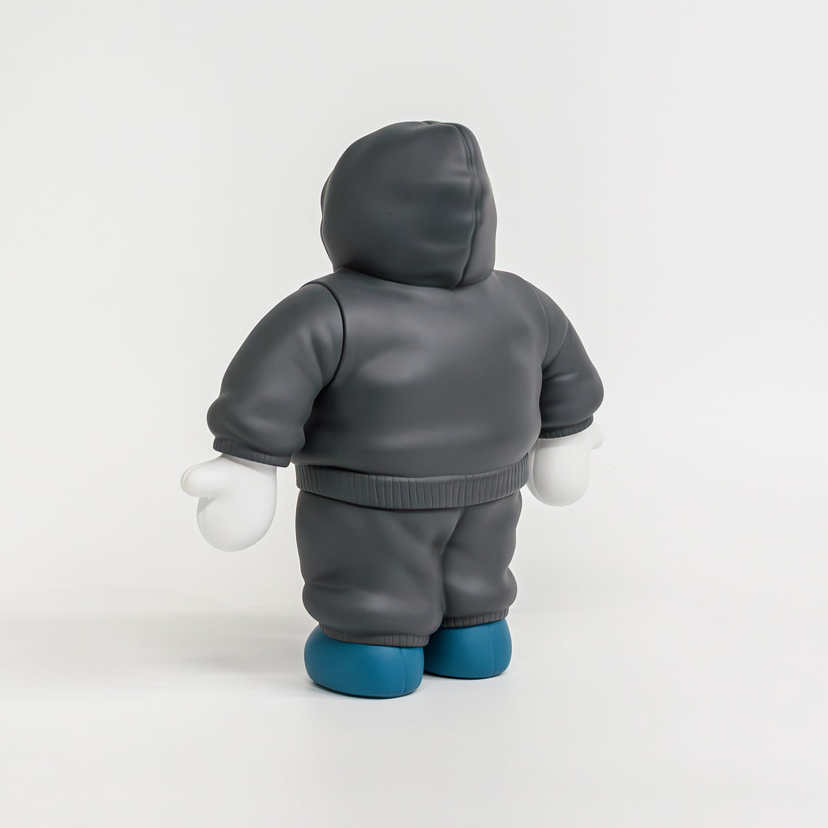 3 スウェットを着たソフビのトモダチ！ / The TOMODACHI！