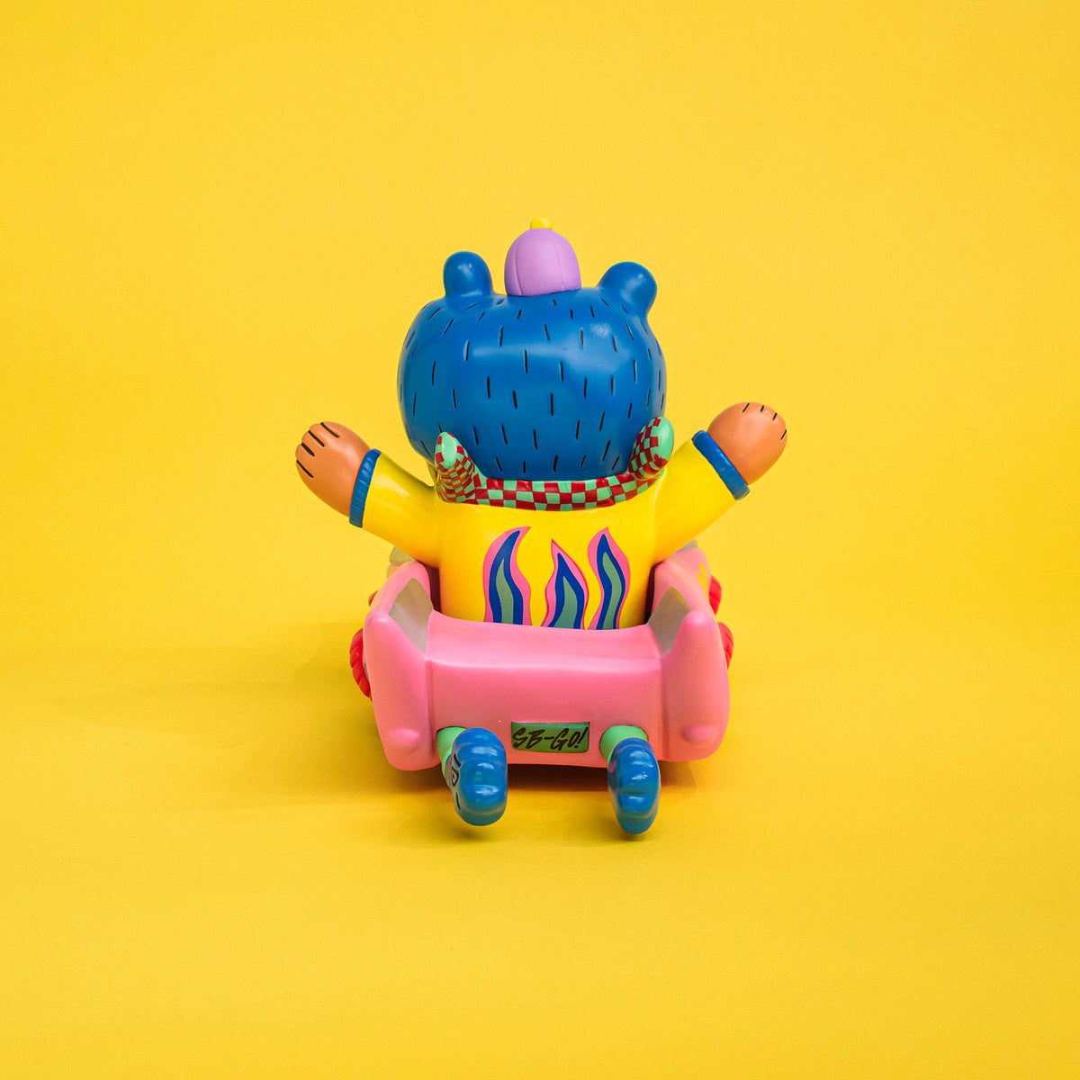 SUNDAY BEAR PINK CAR/Rob Kidney