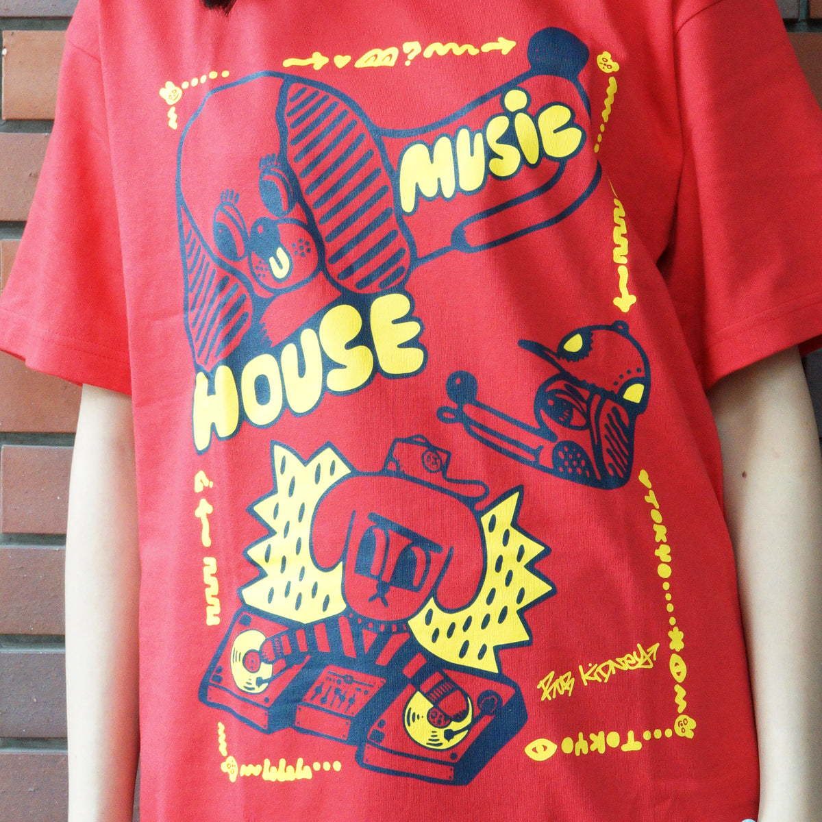 VINYL グラフィックTシャツ / Rob Kidney(ロブキドニー)/ レッド